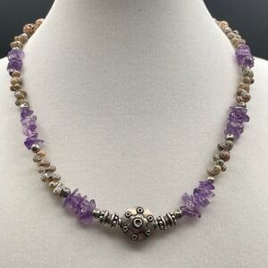 Vintage VTG Amethyst Chip & Seashell Beaded Choker Necklace Silver Tone Center